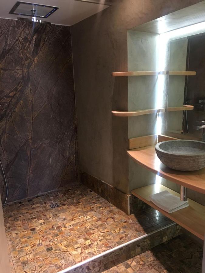 Le Vieux Bistrot Hotel Cabrieres-d'Avignon Ngoại thất bức ảnh